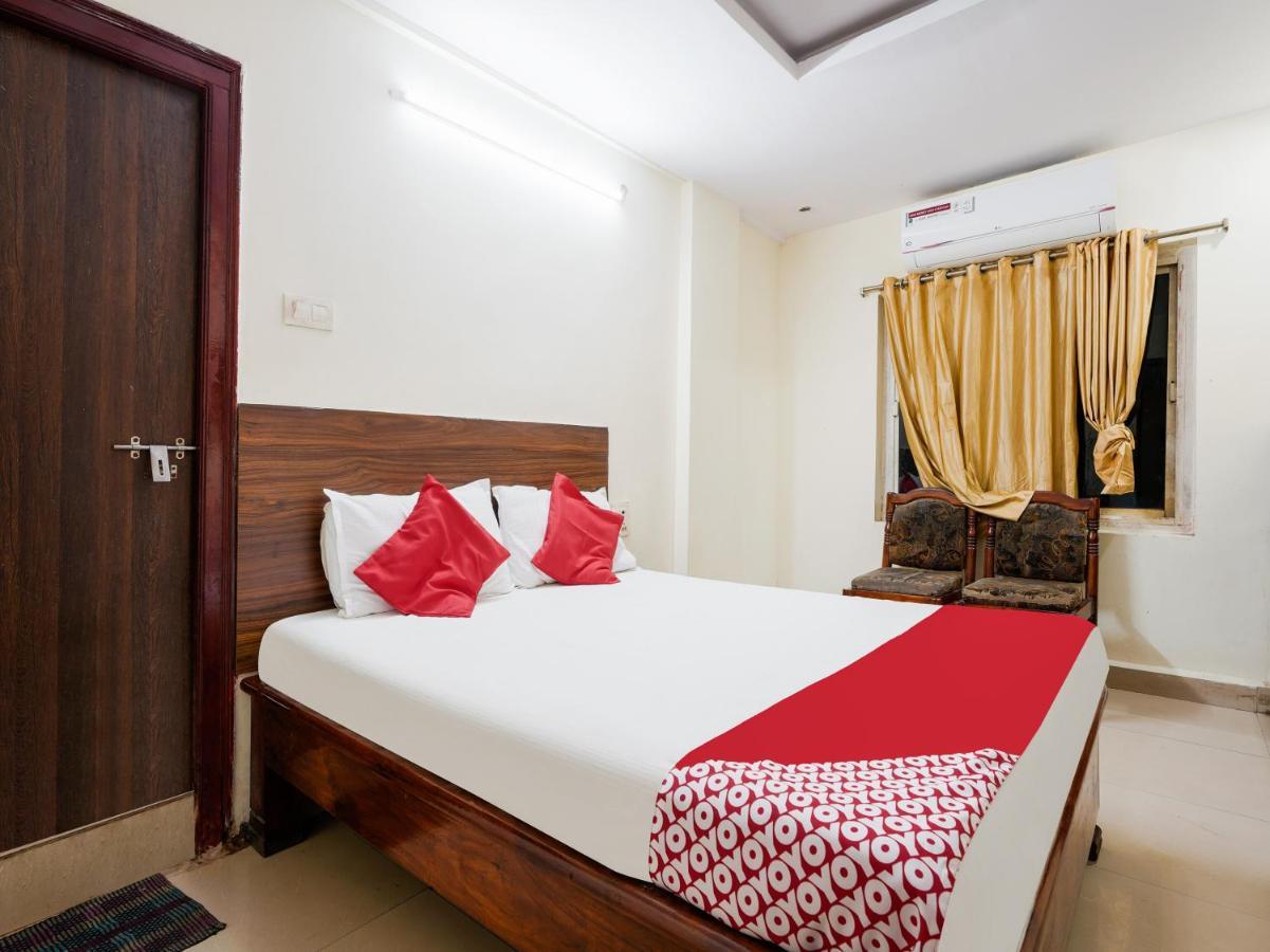 Spot On Hotel Supriya Vidzsajavádá Kültér fotó